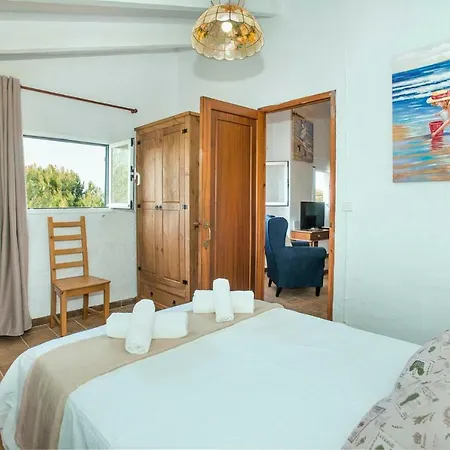 Sleeps 8 Pool Air Con Wifi * Sant Climent